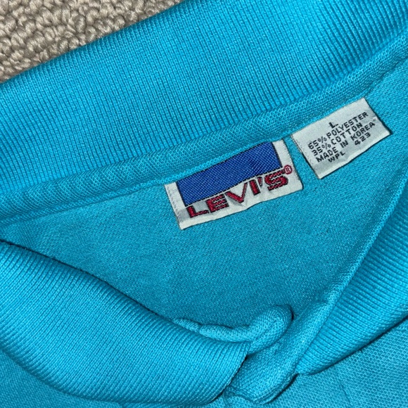Vintage 1980s Levi's Men's Polo in a classic blue. Large. - Picture 2 of 7